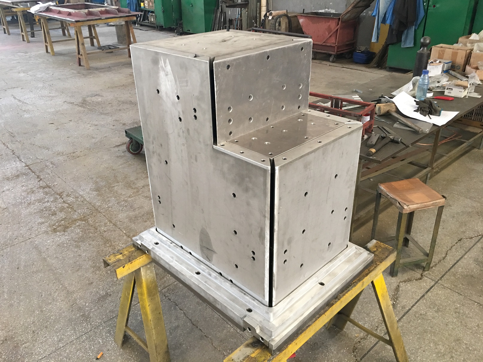 Foaming mold