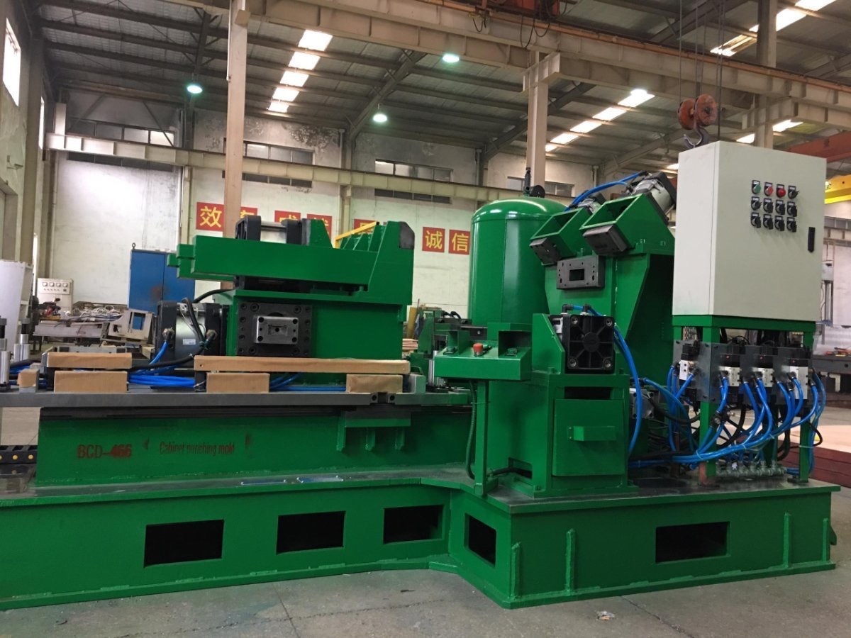 Punching mold machine